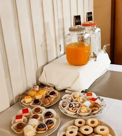 Ttt 게스트하우스