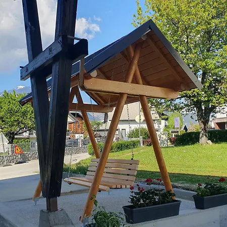 ゲストハウス ペンション Ttt ブレッド