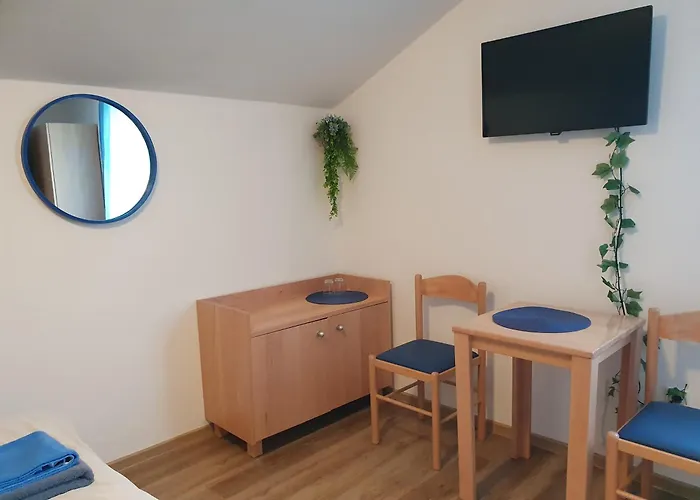 ペンション Ttt ゲストハウス 3*